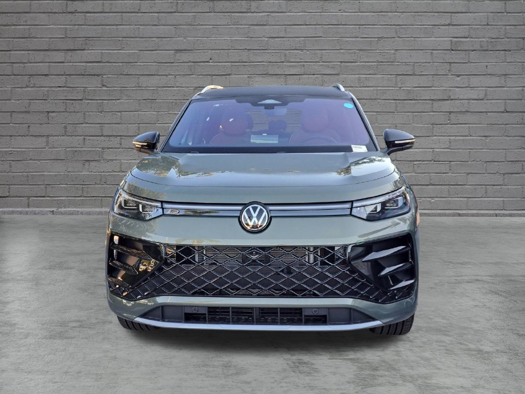 New 2026 Volkswagen Tiguan SEL R-Line AWD/4WD image 2