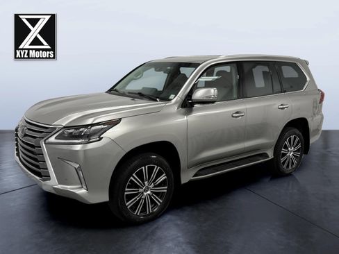 Used 2019 Lexus LX 570 4WD w/ Luxury Package image 2