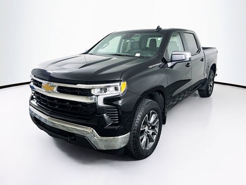 Used 2024 Chevrolet Silverado 1500 LT AWD/4WD image 3