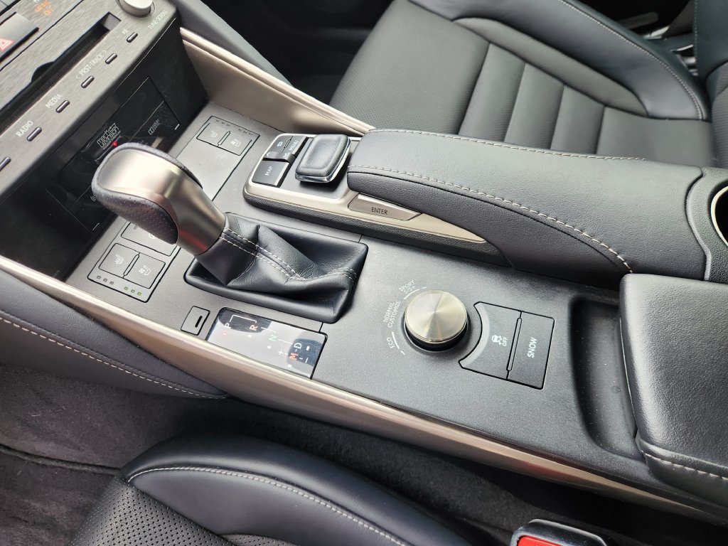 Used 2019 Lexus IS 350 F Sport w/ F Sport Package RWD image 20