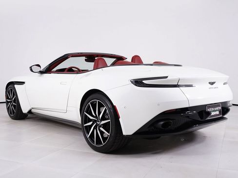 Used 2019 Aston Martin DB11 Volante RWD image 18