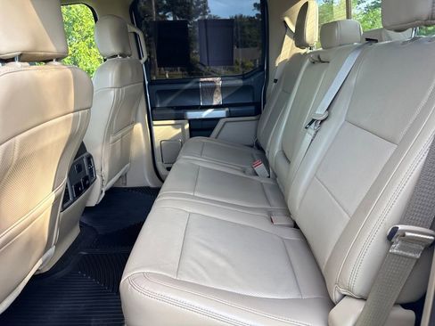 Used 2018 Ford F250 Lariat w/ Lariat Value Package RWD image 40