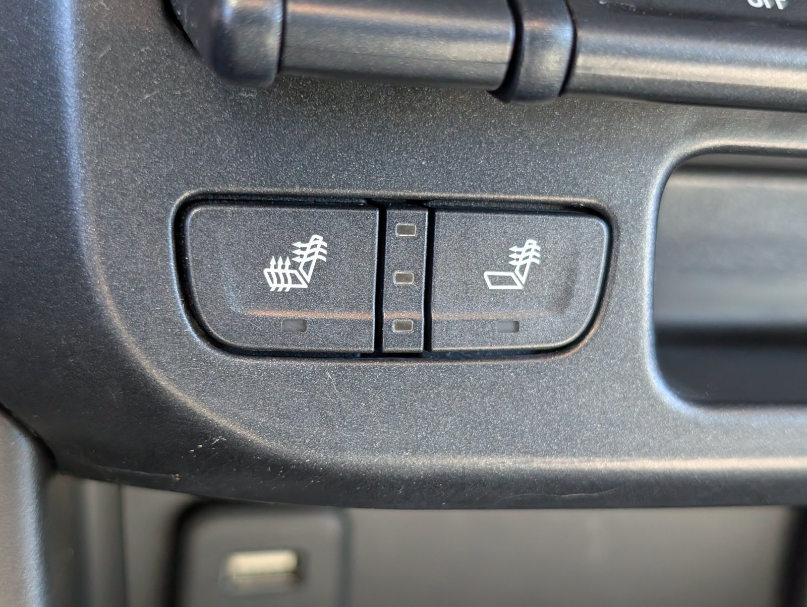 Used 2018 Chevrolet Colorado Z71 AWD/4WD image 27