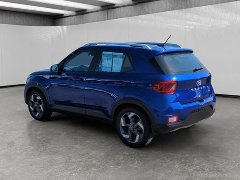 Used 2023 Hyundai Venue SEL FWD image 5