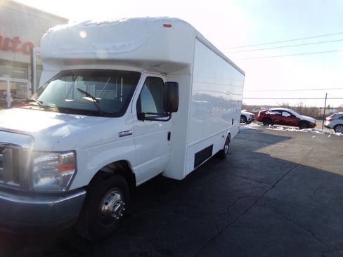 Used 2019 Ford E-450 and Econoline 450 Super Duty w/ Shuttle Bus Prep Package image 47