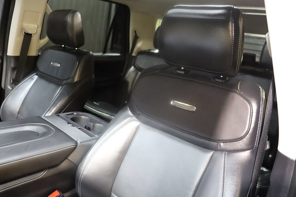 Used 2025 Ford Expedition Platinum w/ Driver's Package AWD/4WD image 36