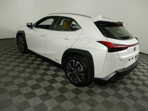 Used 2021 Lexus UX 250h w/ Premium Package image 5