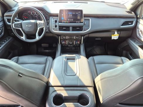 Used 2021 Chevrolet Tahoe Z71 w/ Luxury Package AWD/4WD image 18