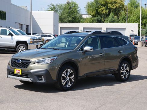 Used 2022 Subaru Outback Touring XT AWD/4WD image 3