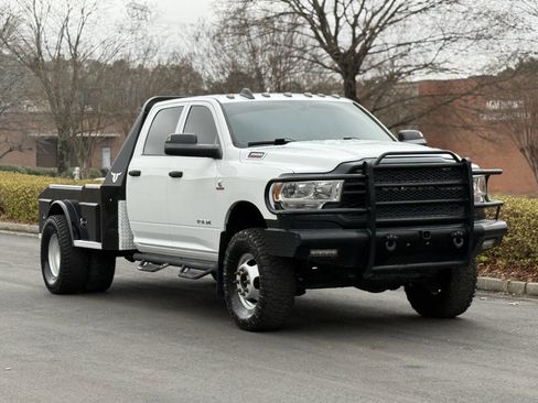 Used 2020 RAM 3500 Tradesman image 3