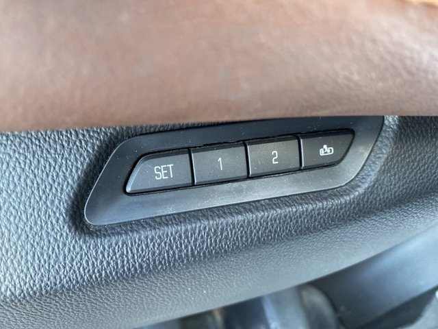Used 2017 Cadillac Escalade ESV Luxury AWD/4WD image 16
