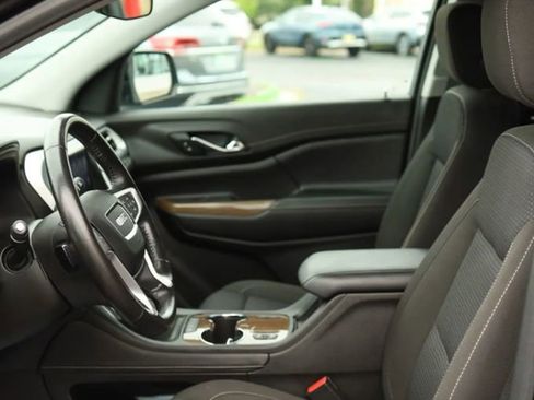 Used 2020 GMC Acadia SLE w/ Driver Convenience Package image 29