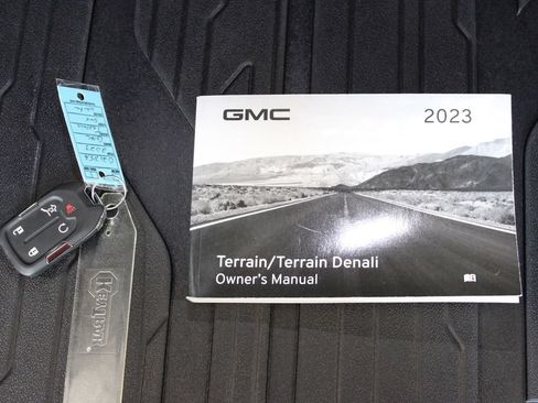 Used 2023 GMC Terrain SLT w/ Elevation Edition FWD image 30