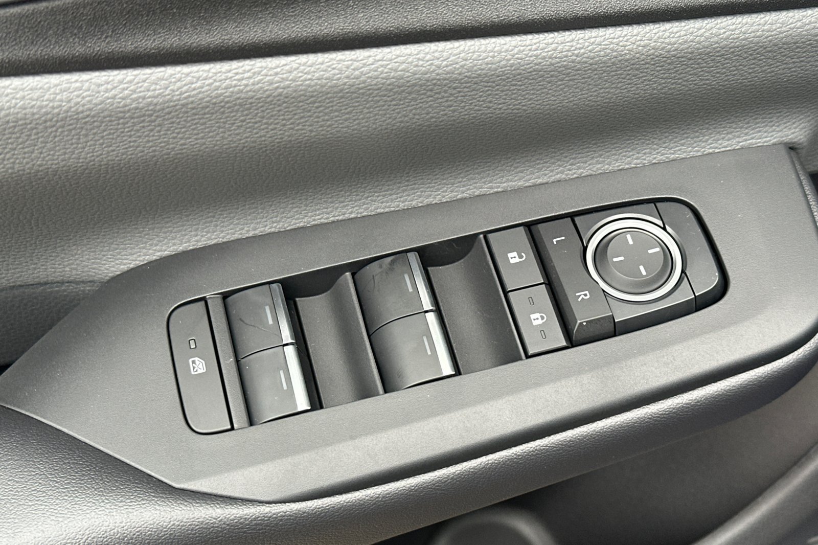 New 2027 Toyota Prius Limited AWD/4WD image 12
