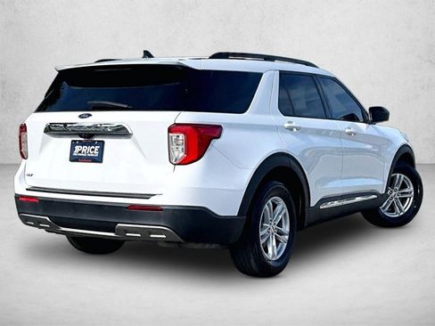 Used 2023 Ford Explorer XLT w/ Equipment Group 202A RWD image 2