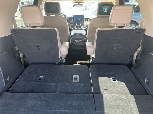 Used 2023 Ford Expedition Limited AWD/4WD image 18