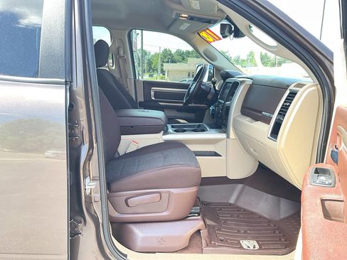 Used 2018 RAM 2500 Big Horn AWD/4WD image 33
