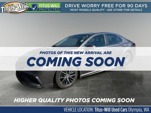 Used 2024 Toyota Camry SE image 2