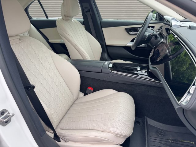 Used 2024 Mercedes-Benz E 350 4MATIC Sedan image 16