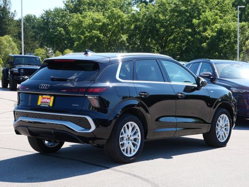 New 2026 Audi Q3 quattro 2.0T AWD/4WD image 2