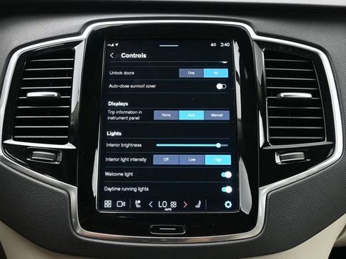 Used 2023 Volvo XC90 B6 Plus w/ Protection Package Premier AWD/4WD image 19