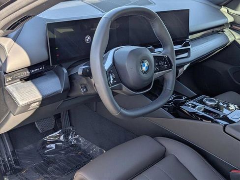 Certified 2025 BMW 530i image 10