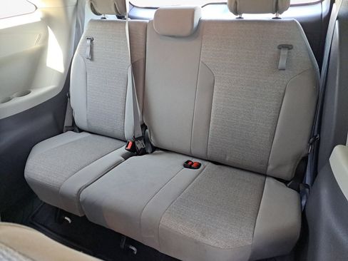 Used 2022 Toyota Sienna LE FWD image 15