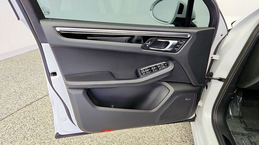 Used 2024 Porsche Macan Turbo w/ Premium Plus Package AWD/4WD image 11