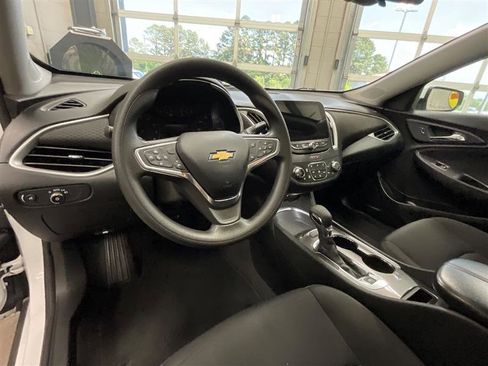 Used 2023 Chevrolet Malibu LT image 15