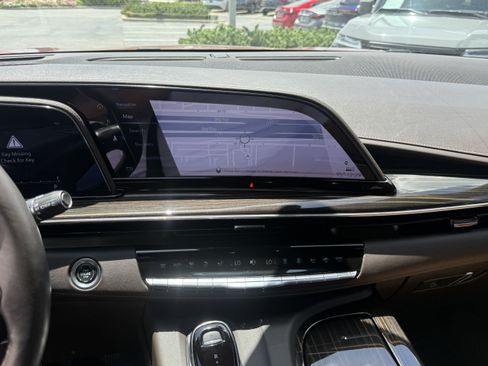 Used 2024 Cadillac Escalade Sport w/ LPO, ONYX Package AWD/4WD image 31