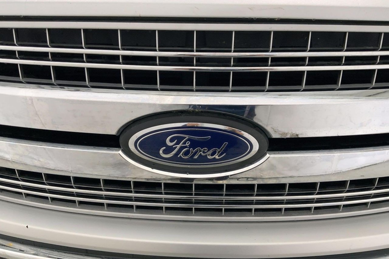 Used 2018 Ford F150 Lariat w/ Equipment Group 502A Luxury AWD/4WD image 27