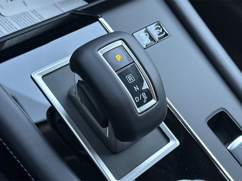 New 2025 Mitsubishi Outlander SE image 22