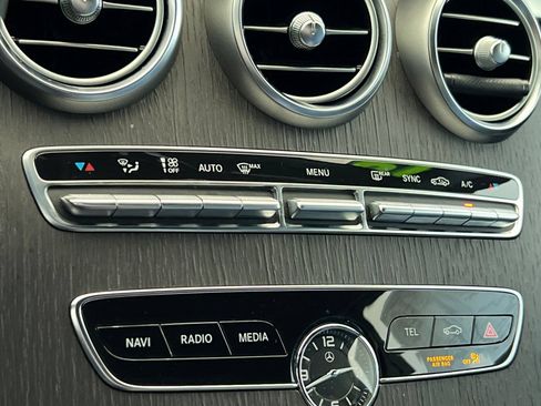 Used 2019 Mercedes-Benz C 300 Sedan w/ Premium Package image 21