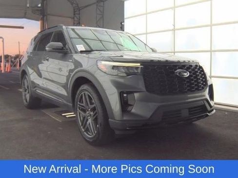 Used 2025 Ford Explorer ST-Line w/ ST-Line Street Pack AWD/4WD image 1