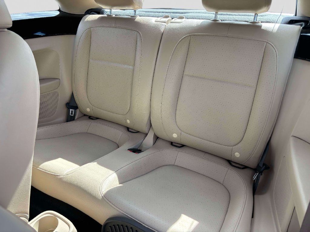 Used 2019 Volkswagen Beetle 2.0T SE FWD image 13