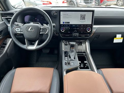 Used 2025 Lexus GX 550 w/ Accessory Package (2T) AWD/4WD image 20