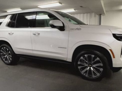 Certified 2025 Chevrolet Tahoe High Country AWD/4WD image 2