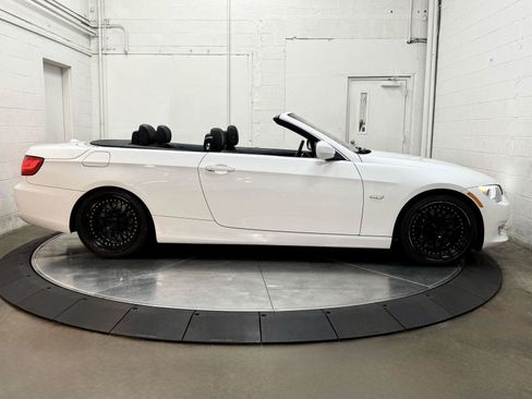 Used 2011 BMW 335i Convertible RWD image 36