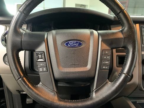 Used 2017 Ford Expedition XLT AWD/4WD image 18