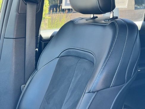 Used 2023 Jeep Grand Cherokee L Laredo image 38