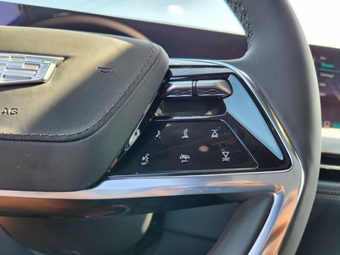 New 2025 Cadillac Escalade IQ Luxury 2 image 32