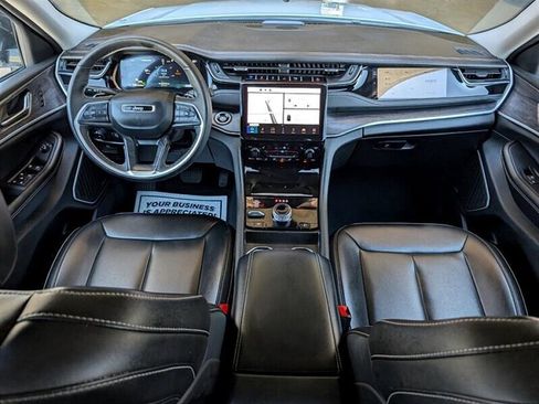 Used 2024 Jeep Grand Cherokee Limited 4xe image 3