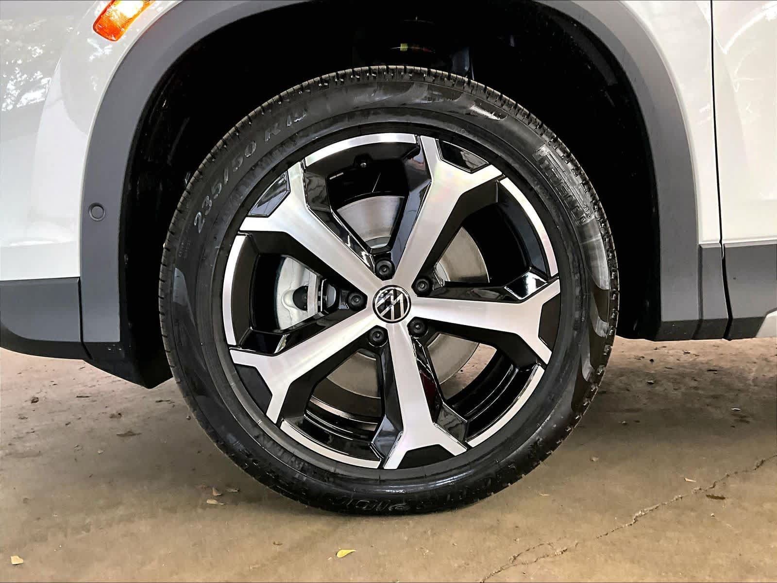 New 2026 Volkswagen Tiguan SE AWD/4WD image 9