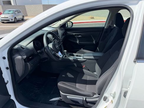 Used 2024 Nissan Sentra SV FWD image 11