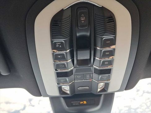 Used 2018 Porsche Macan S AWD/4WD image 29