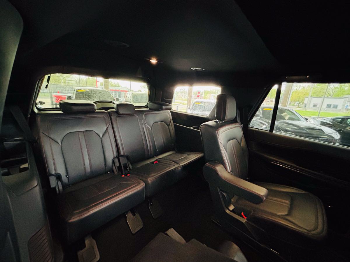 Used 2024 Ford Expedition Limited AWD/4WD image 37