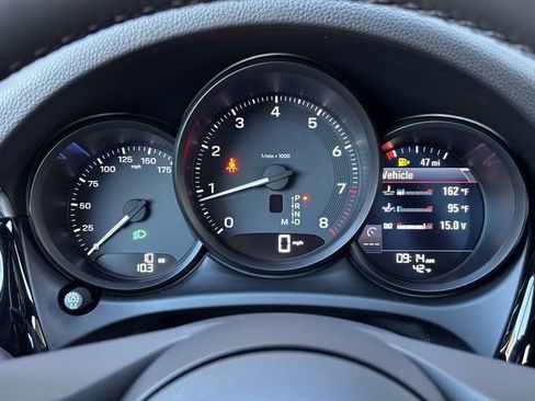Certified 2026 Porsche Macan AWD/4WD image 17