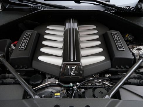 Used 2017 Rolls-Royce Dawn image 30