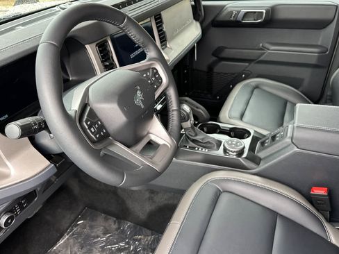 New 2025 Ford Bronco Outer Banks w/ Sasquatch Package image 12