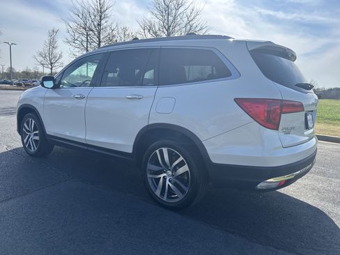 Used 2017 Honda Pilot Elite image 7